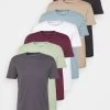 Pier One 7 PACK - T-Shirt Basic - Black/green/bordeaux