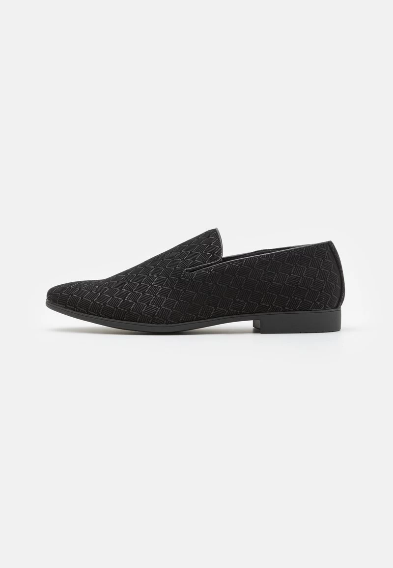 Pier One Slipper - Black 1 Pier One Slipper - Black