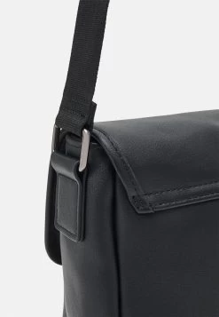 Pier One UNISEX - Umhängetasche - Black -Pier One 3675c8ea1f324a1d83ec42e8c3192653