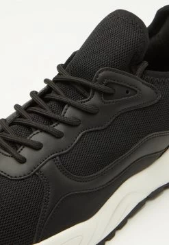 Pier One UNISEX - Sneaker Low - Black/white 11 Pier One UNISEX - Sneaker Low - Black/white -Pier One 383be7e17d7b4e6fb1f7aa6c378ae4ea