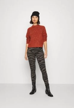 Pier One SHORT MICRO BEANIE UNISEX - Mütze - Black -Pier One 543d127d07134c2890a29c39eb75bc4a