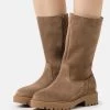 Pier One LEATHER WINTER BOOT - Stiefel - Taupe