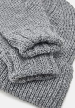 Pier One SET - Mütze - Grey -Pier One e50e53f6a53e4867a382c1ae80f58312